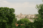 Duolingo speak about the photo: Riverside Tapestry